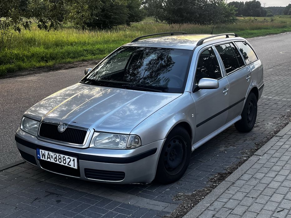 Skoda Octavia 2003r 2,0 bezyna + LPG 115 koni.  Hak . Nowe opony
