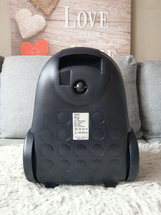 Mały prosty mocny PHILIPS IMPACT odkurzacz workowy 1200W