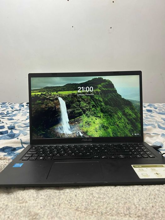 Notebook Asus i3 11º geraçao 8GB memoria otimo estado