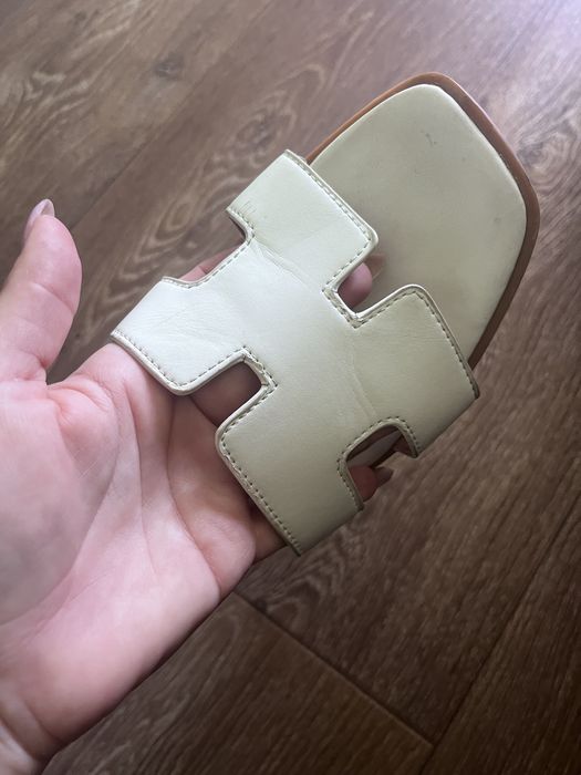 Шлепки  в стиле hermes