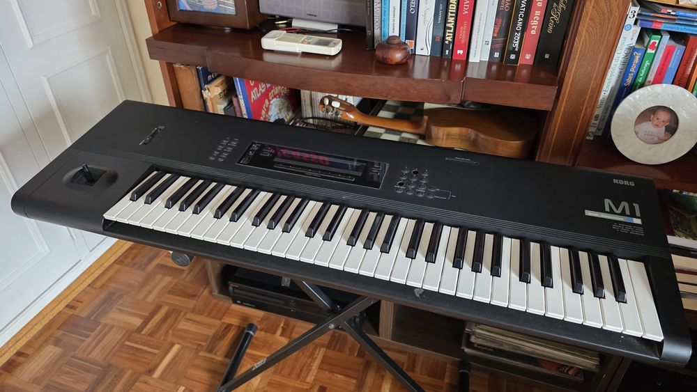 Teclado M1 Korg Music Workstation