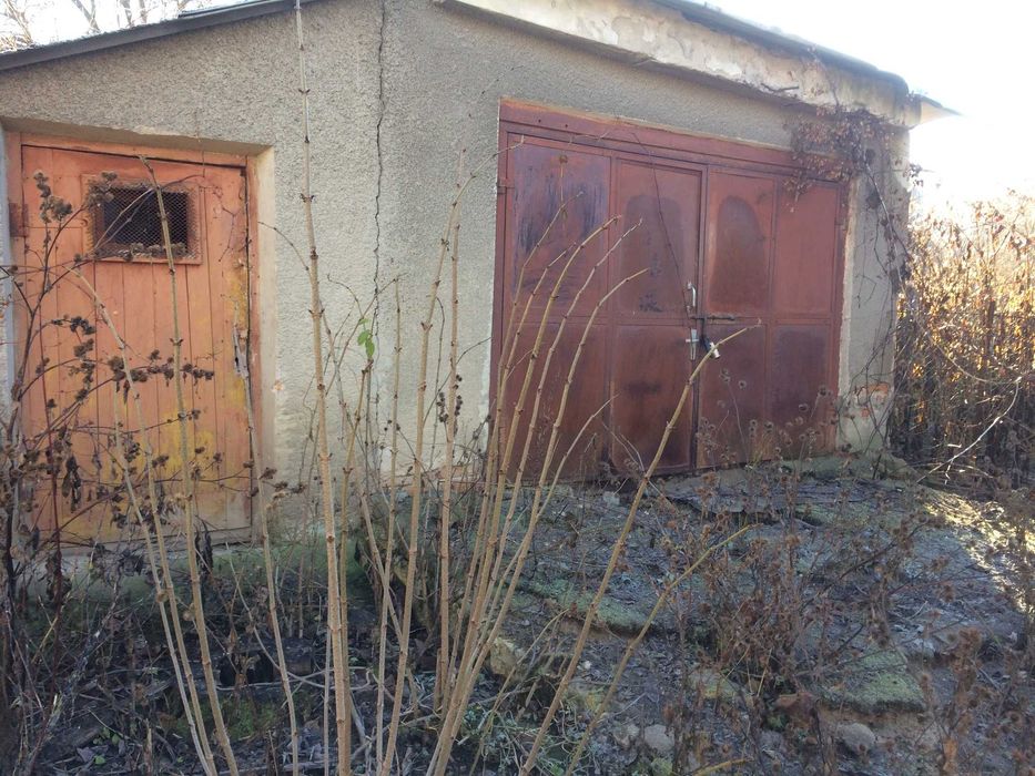 Продається 3 - кімнатна квартира с. Сахкамінь.