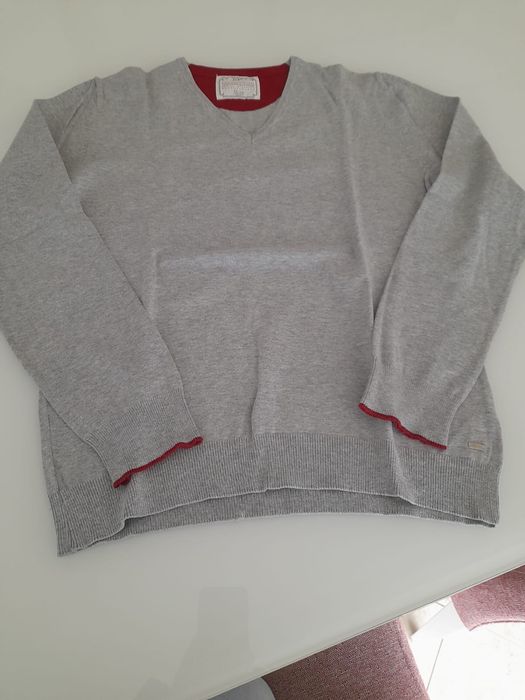 Camisola cinzenta gola V rapaz 13/14 Zara