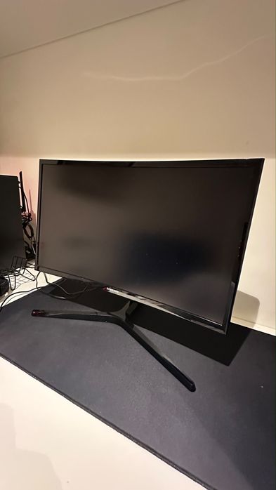 Monitor Samsung curvo 24 polegadas