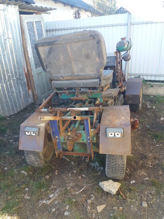 Продам тракторець.