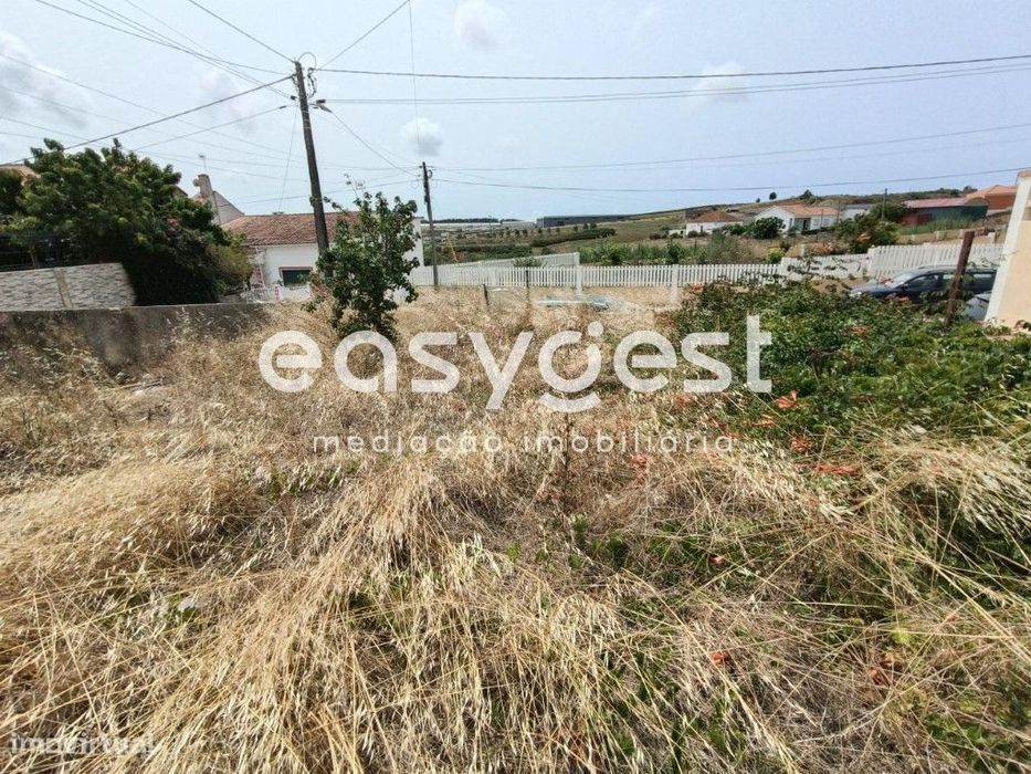 Terreno Urbano com projeto pré aprovado para construir Moradia T2