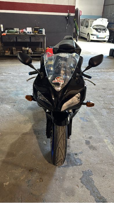 CBR 1000 RR em muito bom estado aceito trocas