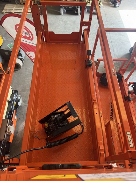 Plataforma Elevatoria tesoura 8mt NOVA