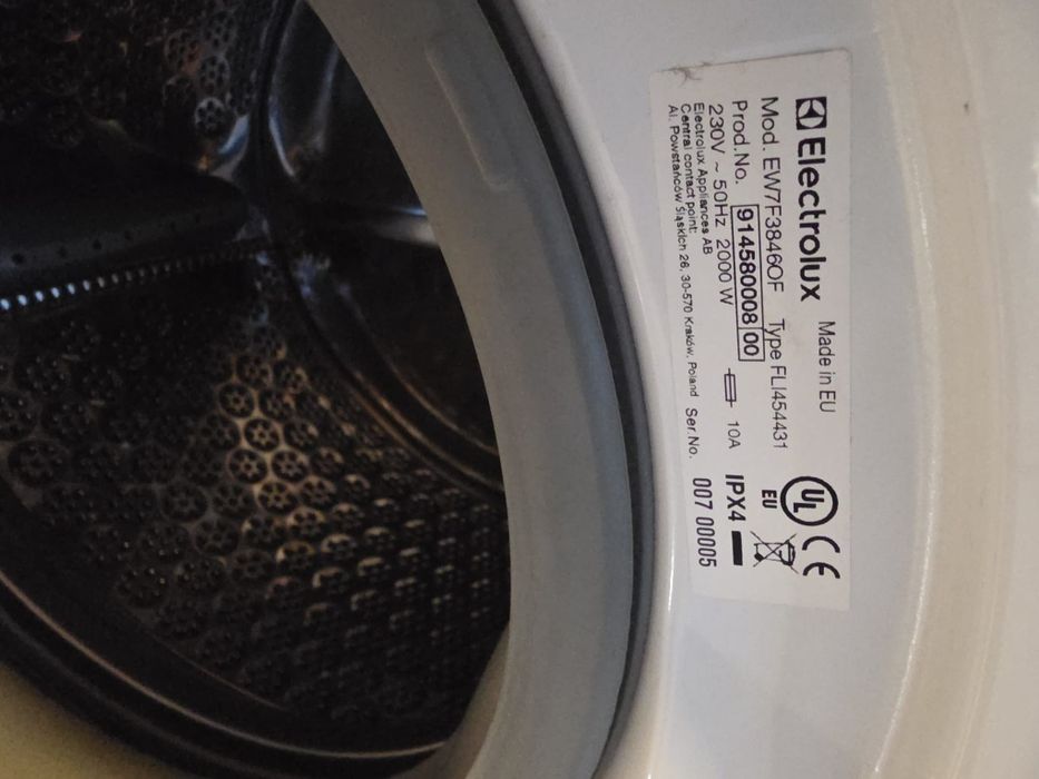 Máquina de lavar roupa de encastre Electrolux PerfectCare 700 — modelo EW7F3846OF.