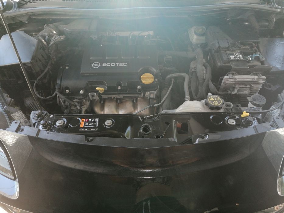 Opel Corsa 1.4 GPL (muito económico)