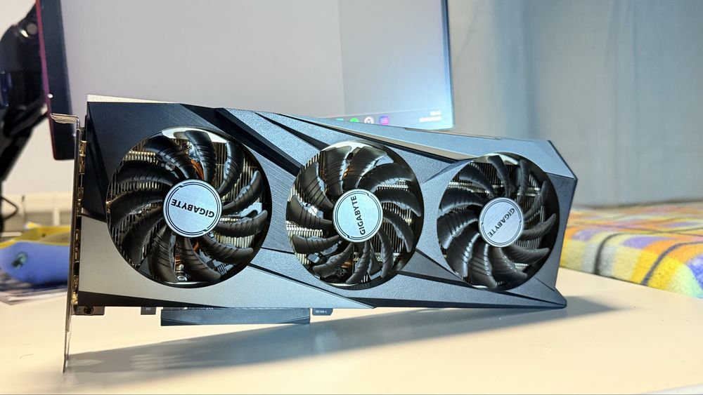 Placa gráfica RTX 3060 Ti 8GB em excelente estado