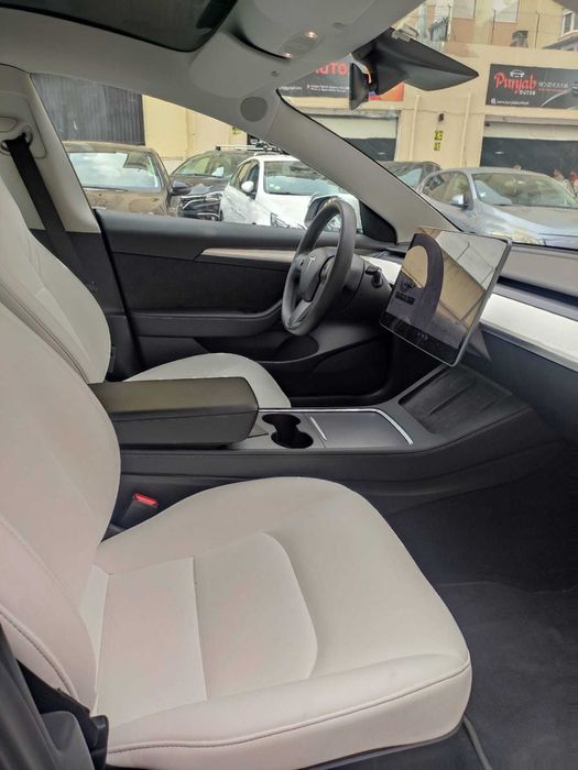 TESLA MODEL 3 a Venda -Otima Oferta -Pouco Uso - Aproveite