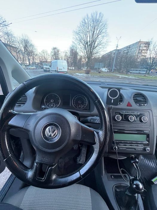 Volkswagen Caddy 2011