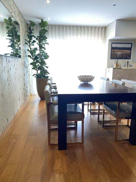 Moradia 3  Frentes  4 Quartos (2 Suites com AC) Piscina, Elevador interno, 2  gr  Terraços, Churrasqq ueira  ginasio. Muito bem localizada   Vi N Gaia