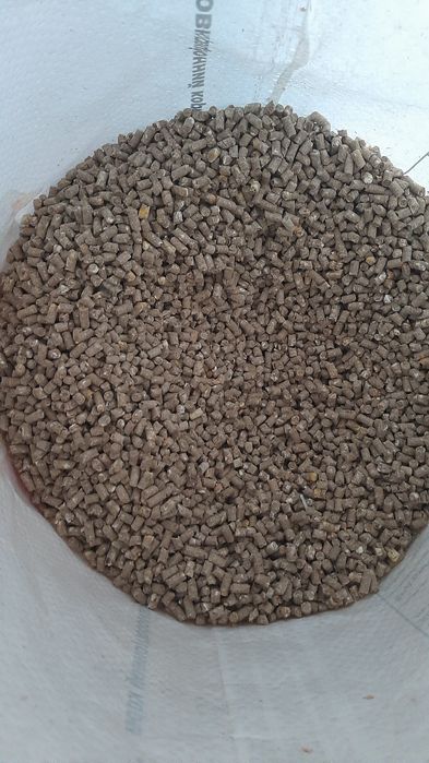 Продаю гранульований корм для курей несучок