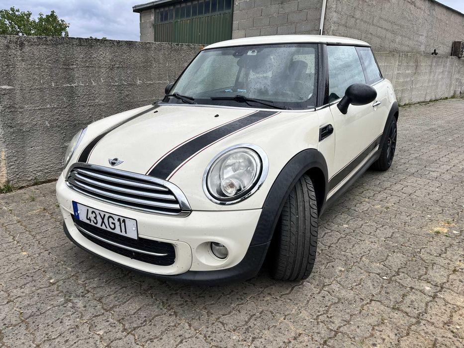 Mini Cooper D (motor BMW) – Excelente estado