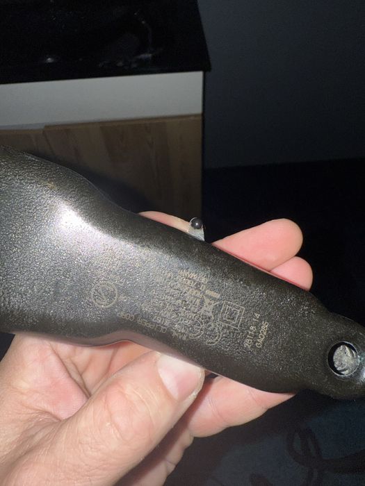 Maquina de cortar o cabelo com fio, boa qualidade e a funcionar