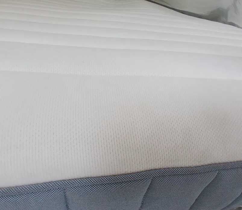 Colchão da marca ikea.