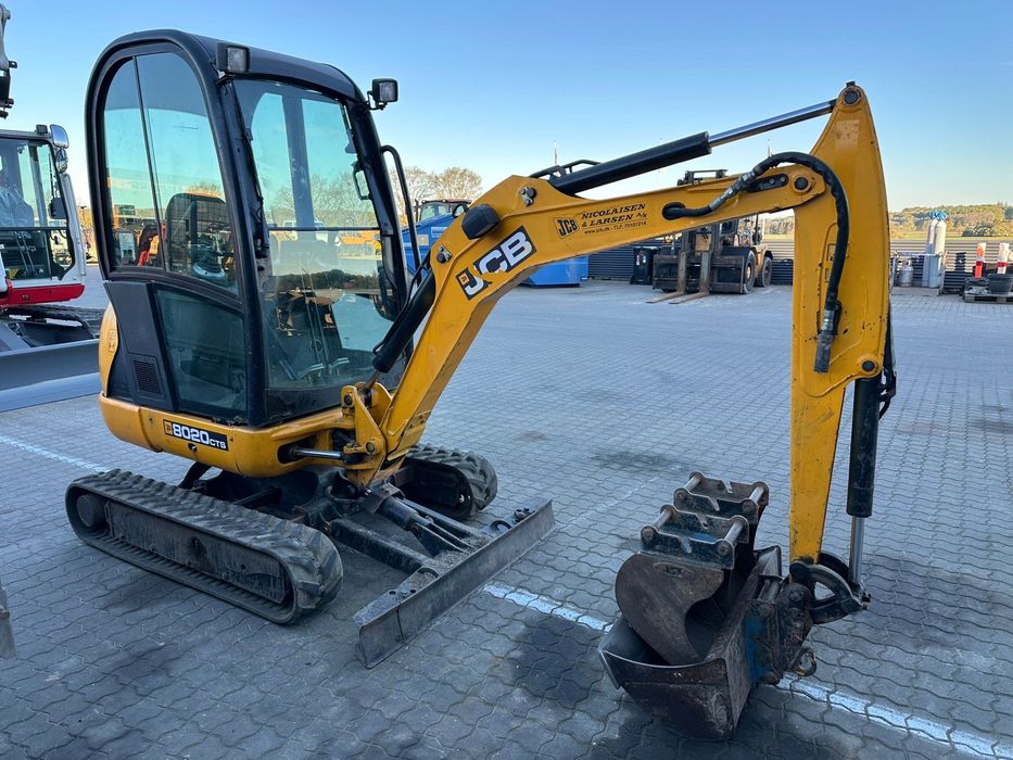 Minikoparka JCB 8020 CTS