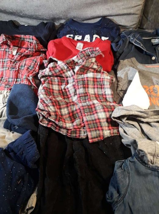 Spodnie koszula swetr body chlopiec 6-12m r.74-80 OldNavyOshKosh 28szt