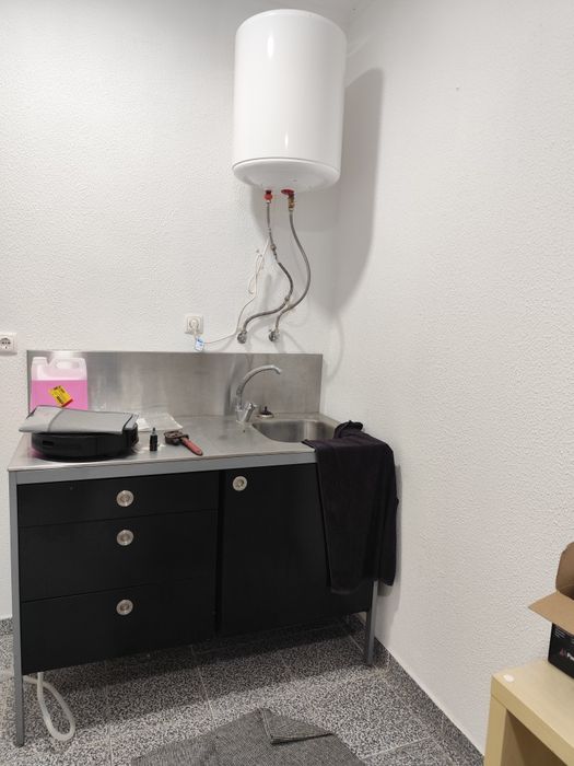 Aluga gabinete para serviços