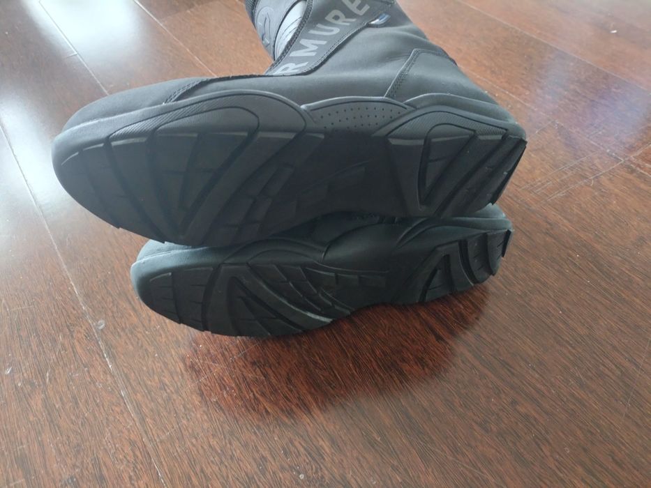 Botas motar de inverno e botas de verão homem e senhora vendo