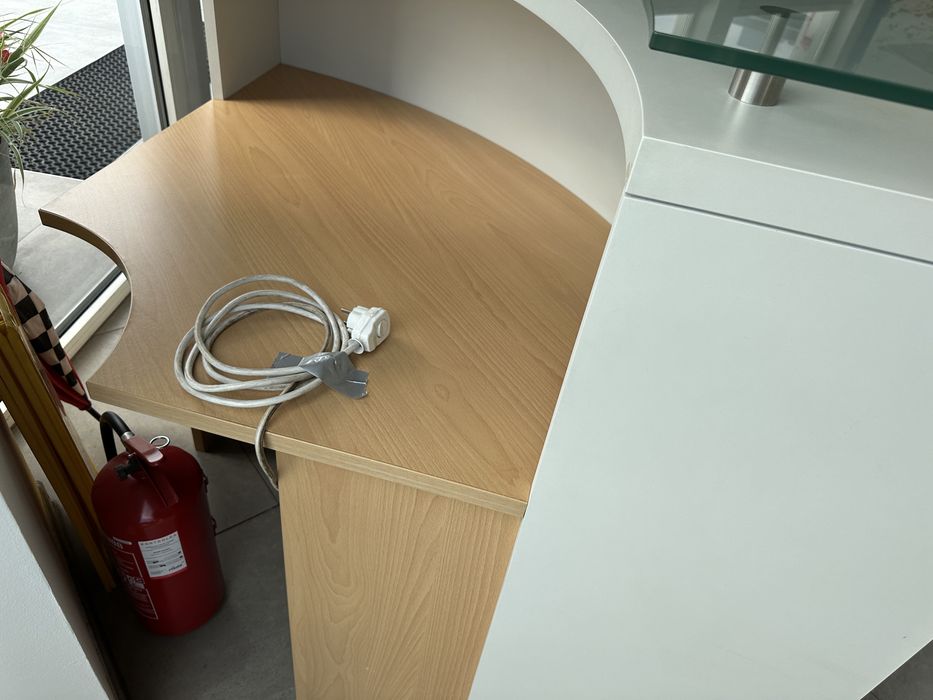 Biurko do obslugi klientów