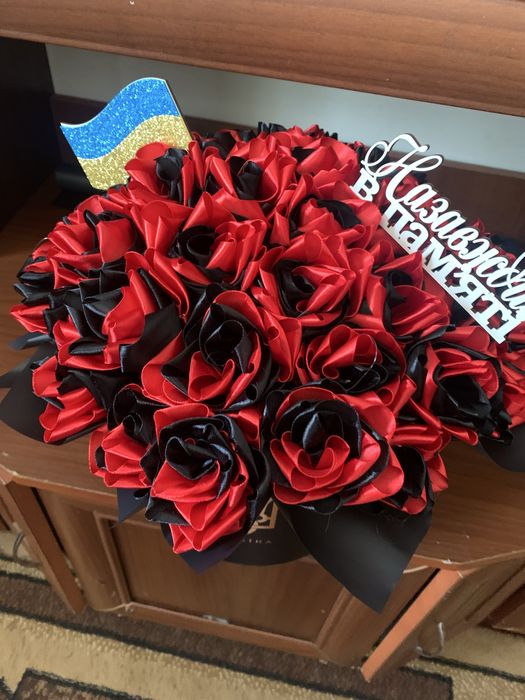 Букет з атласної стрічки