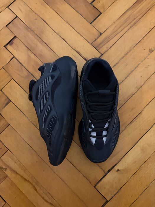 adidas 700 yeezy