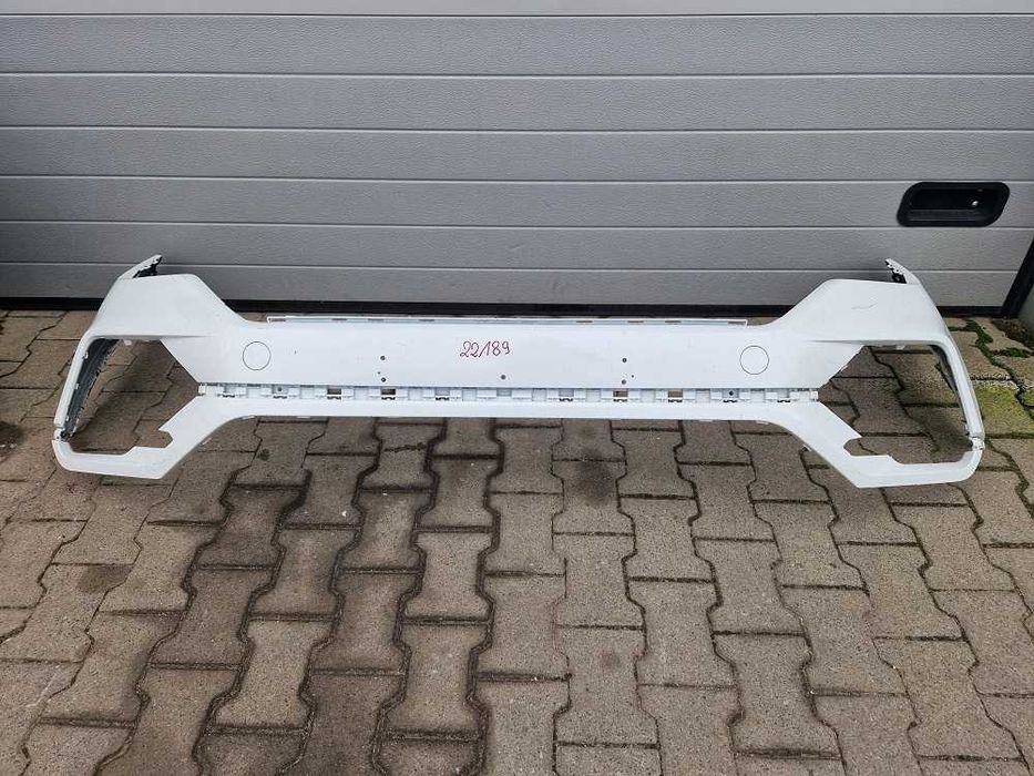 Volkswagen Touareg III 18r.- Zderzak Przód