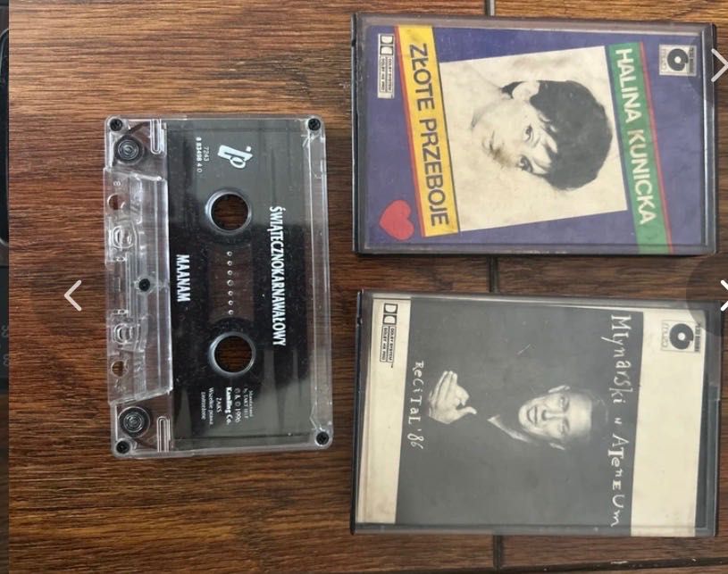 Walkmen plus kasety plus stojak na kasety