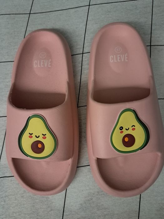 Nowe Klapki  Awokado r.37