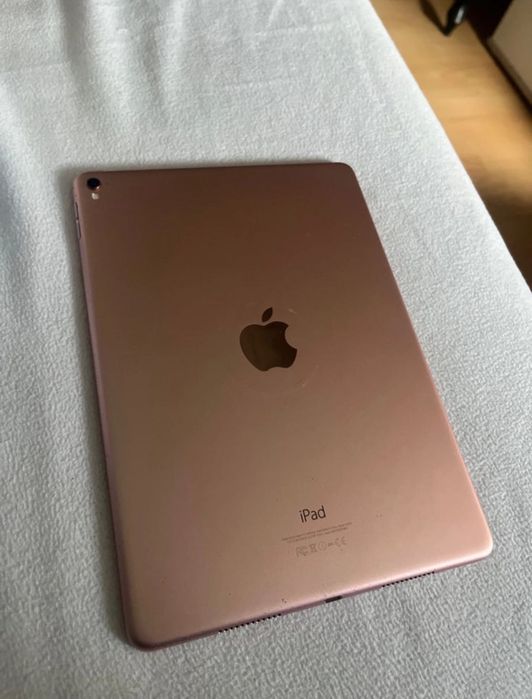 iPad Pro 9.7 cala 128 GB golden rose z apple pencilem