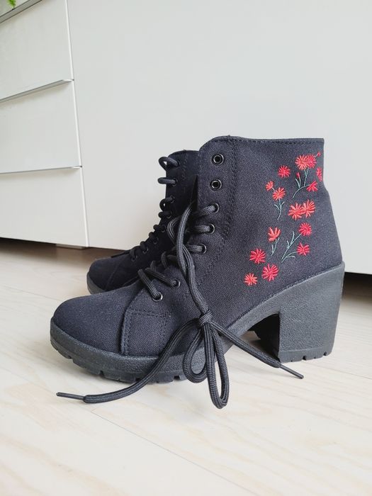 Nowe Czarne Botki goth rock kwiaty folk r. 39