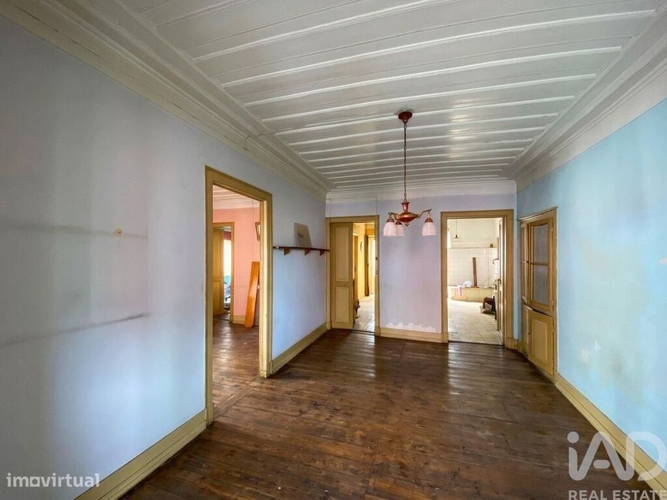 Ateliê T4 em Alcobaça e Vestiaria