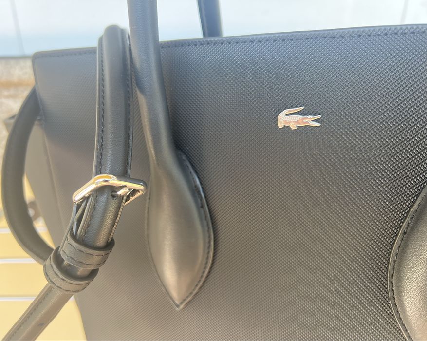 Mala Lacoste nova