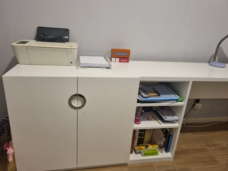 Móvel com 2 portas + parteleiras + secretária