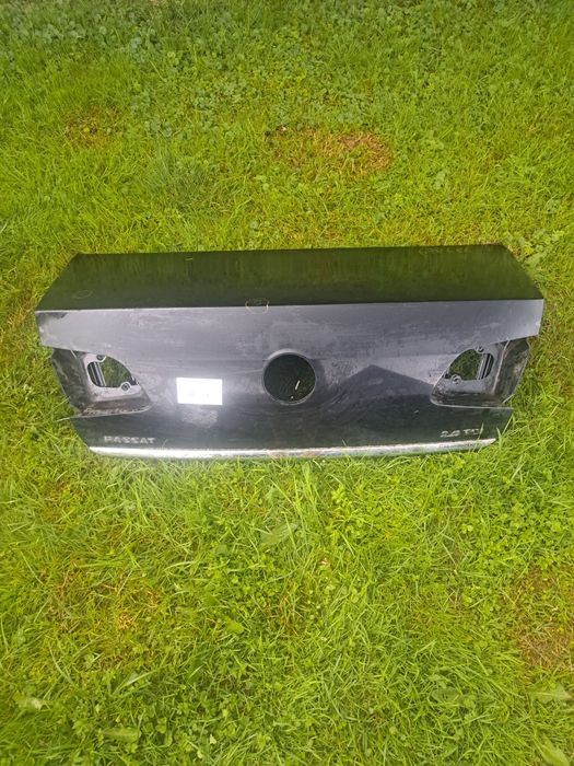 Klapa bagażnika passat b7 sedan czarna