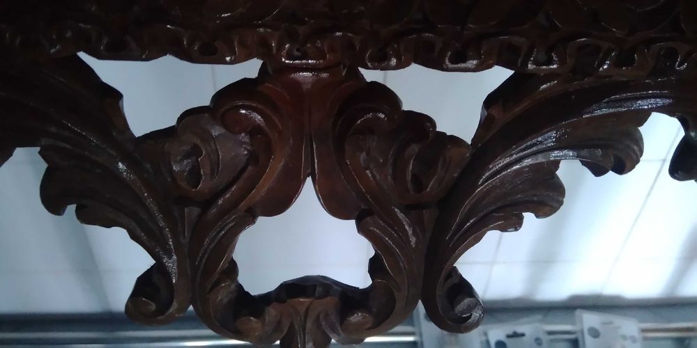 Credência com espelho. Madeira e mármore maciços.