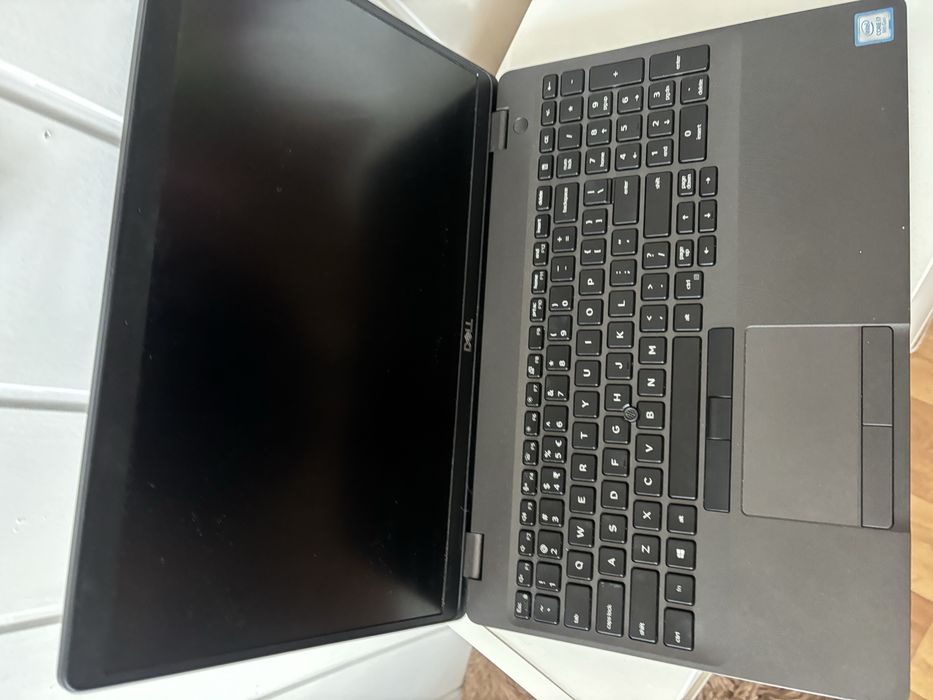 Dell Precision 3541 i7 / 16 GB RAM / SSD 512 GB / Windows 11 Pro
