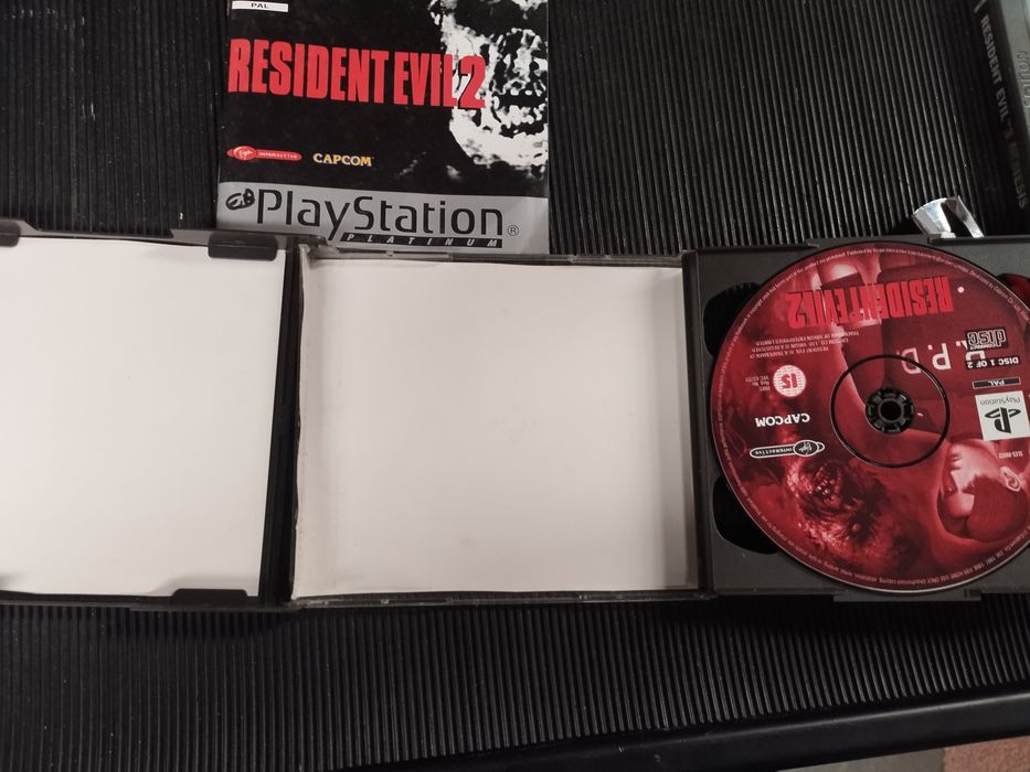 Residente Evil 264585765401985122