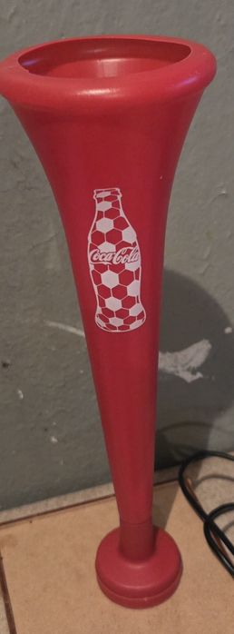 Trąbka kibica czerwona