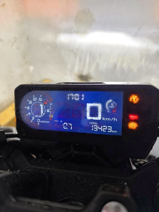 Honda CB650R – 13.423 km – Garagem – Extras – Som Brutal