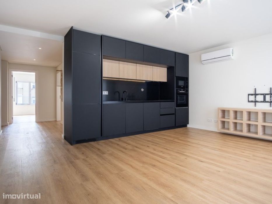 Apartamento no Centro de Moscavide para arrendamento, com dois luga...