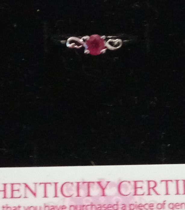 Anel de Prata com Rubi