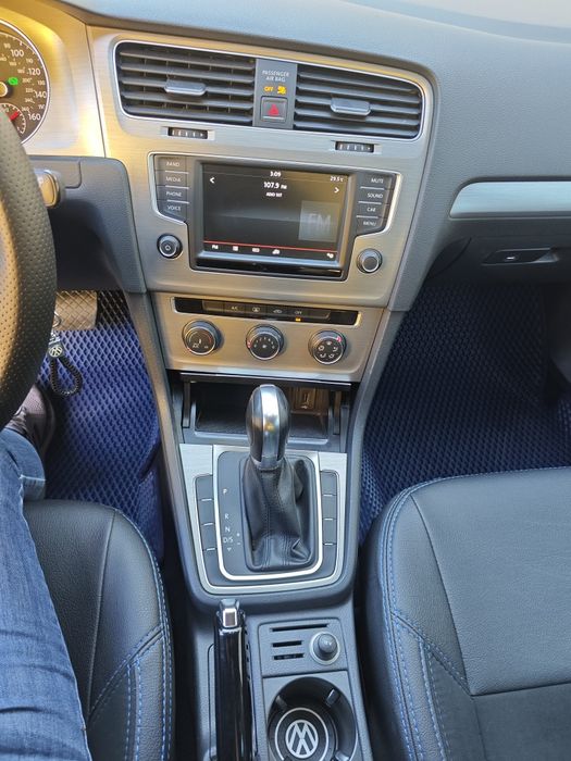 Volkswagen Golf 7    1,8 TSI (USA) 2016 турбований