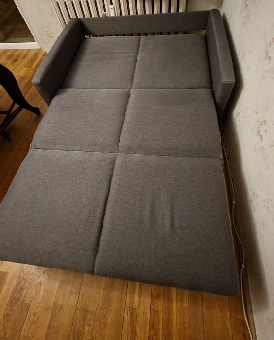 Szara kanapa/ sofa rozkładana z pojemnikiem