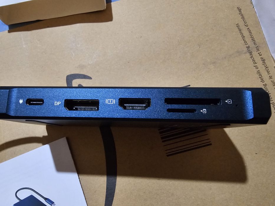 AYCLIF brand Docking Station. New. In original packaging.
12-in-164298370731267123