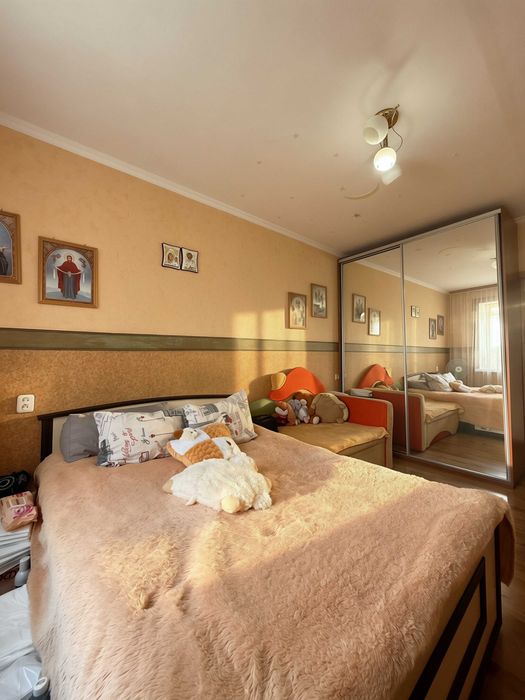 Продається 3кімн в районі 10 школи