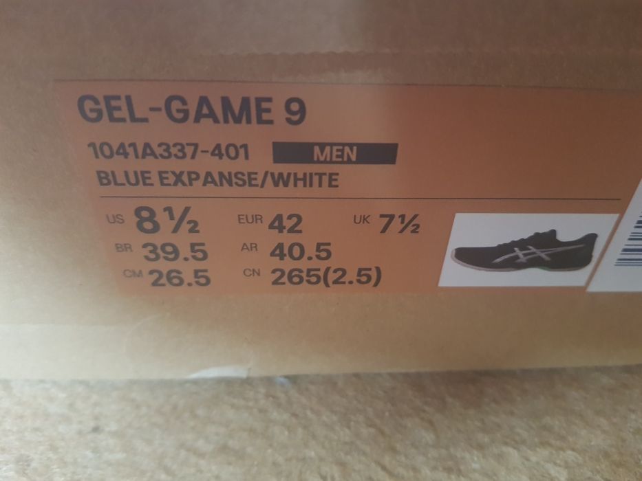 Buty do tenisa marki Asics